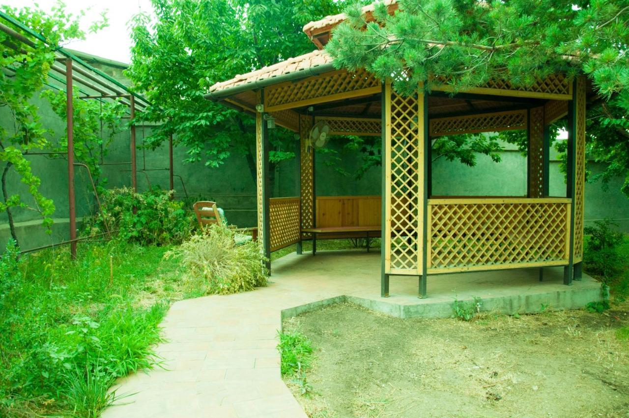 X Hotel Yerevan Exterior photo
